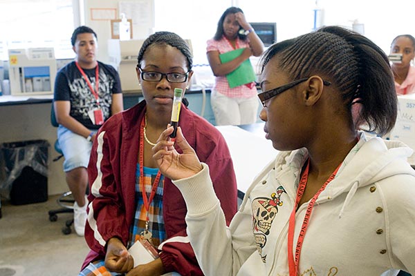 4-H'ers in a science lab.